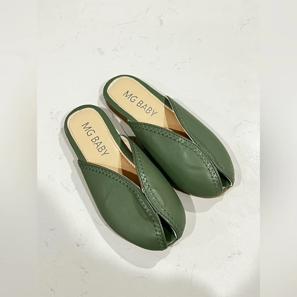 MG Baby Green Slip On Flats Sz 29 (US Girls 5)